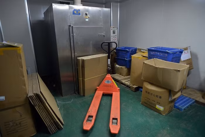 Máy móc được sử dụng để làm hàng giả