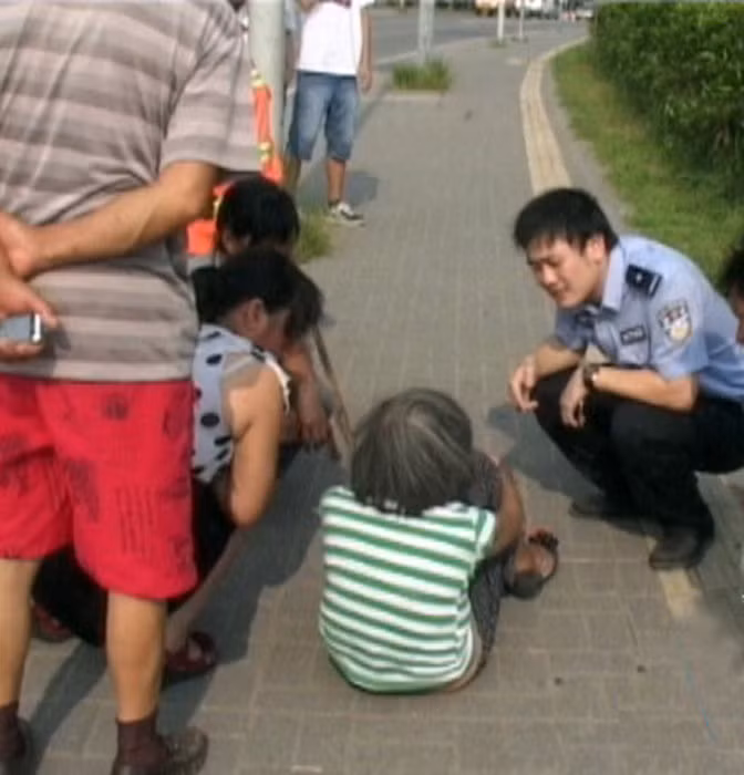 Sau khi đứa con bất hiếu bỏ đi