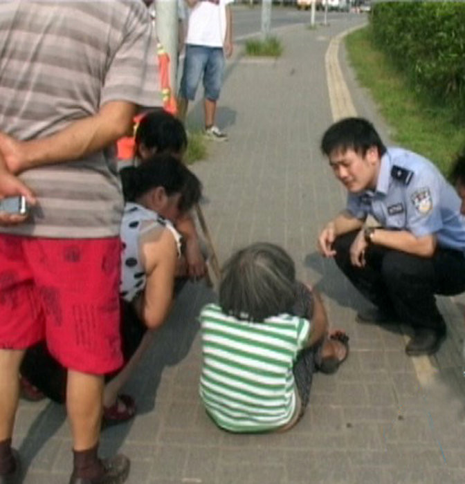 Sau khi đứa con bất hiếu bỏ đi Sau khi đứa con bất hiếu bỏ đi