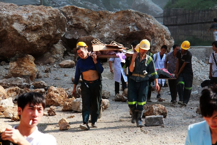 Tính đến sáng sớm hôm nay đã có ít nhất 80 người thiệt mạng Tính đến sáng sớm hôm nay đã có ít nhất 80 người thiệt mạng