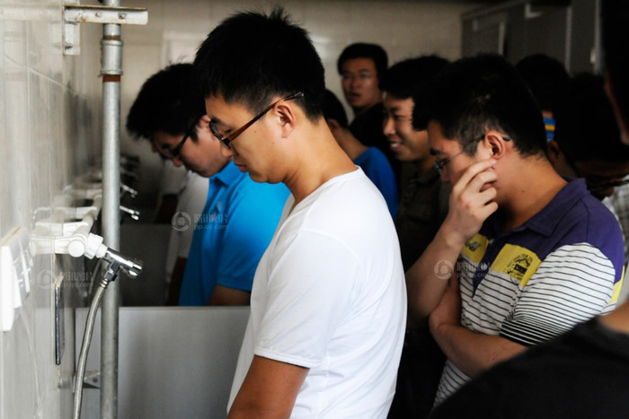 Đông đến mức "vượt công suất nhà vệ sinh", không biết rồi số thạc sĩ, tiến sĩ Trung Quốc này sẽ đi đâu và về đâu trong tương lai? Đông đến mức "vượt công suất nhà vệ sinh", không biết rồi số thạc sĩ, tiến sĩ Trung Quốc này sẽ đi đâu và về đâu trong tương lai?