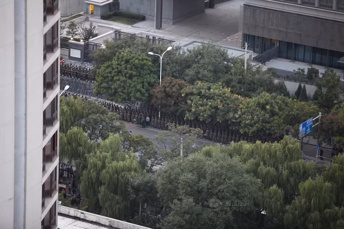 Hàng rào cảnh sát cơ động