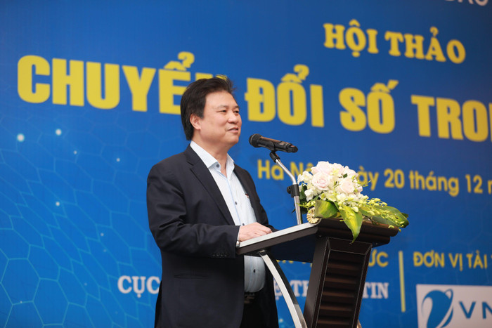 Thứ trưởng Bộ Giáo dục và Đào tạo Nguyễn Hữu Độ phát biểu mở đầu tại buổi hội thảo. Ảnh: DN Thứ trưởng Bộ Giáo dục và Đào tạo Nguyễn Hữu Độ phát biểu mở đầu tại buổi hội thảo. Ảnh: DN