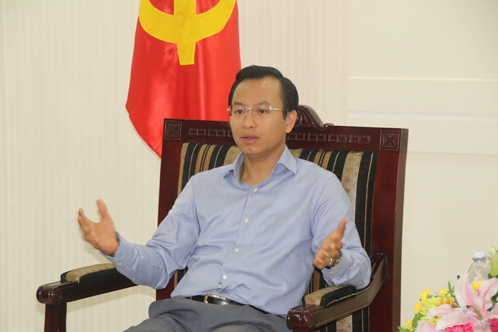 Bí thư Nguyễn Xuân Anh tại buổi trao thưởng 30 triệu đồng cho lực lượng Công an Đà Nẵng. Ảnh: Hoàng Tuấn Bí thư Nguyễn Xuân Anh tại buổi trao thưởng 30 triệu đồng cho lực lượng Công an Đà Nẵng. Ảnh: Hoàng Tuấn