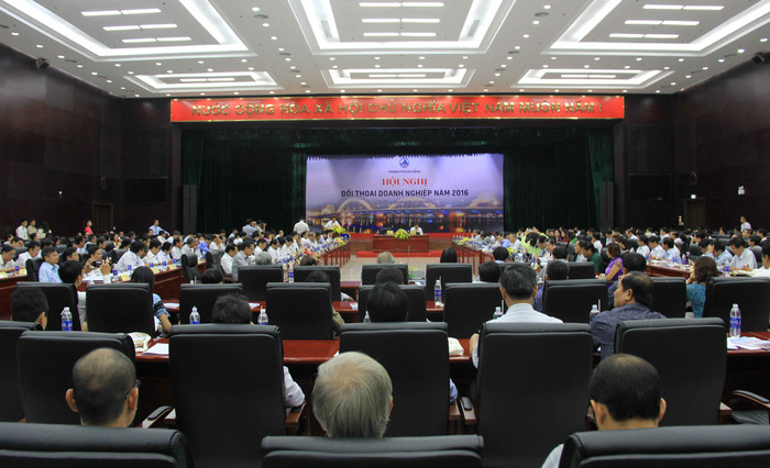 Đại diện khoảng 200 doanh nghiệp tại buổi đối thoại. Ảnh: Hoàng Tuấn Đại diện khoảng 200 doanh nghiệp tại buổi đối thoại. Ảnh: Hoàng Tuấn