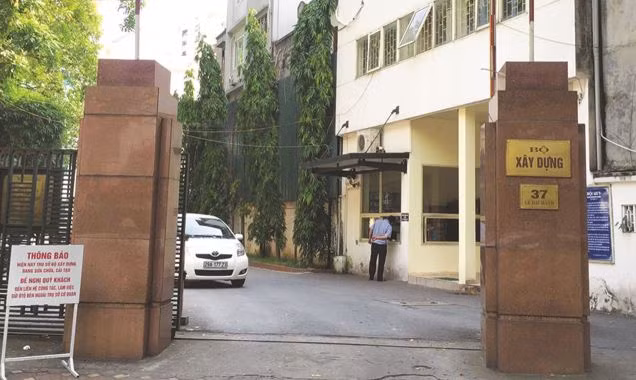 Trụ sở Bộ Xây dựng, nơi Thứ trưởng Nguyễn Đình Toàn đang công tác. Trụ sở Bộ Xây dựng, nơi Thứ trưởng Nguyễn Đình Toàn đang công tác.