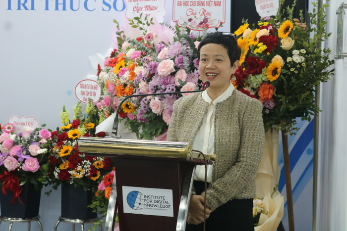 Đại biểu tham dự lễ ra mắt phát biểu chúc mừng Viện Nghiên cứu Phát triển Tri thức số. Ảnh: DN Đại biểu tham dự lễ ra mắt phát biểu chúc mừng Viện Nghiên cứu Phát triển Tri thức số. Ảnh: DN