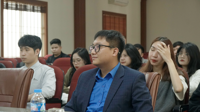 Chương trình tọa đàm đã giúp sinh viên có thêm những kiến thức mới về chuyển đổi số và các xu hướng mới nhất trong lĩnh vực này Chương trình tọa đàm đã giúp sinh viên có thêm những kiến thức mới về chuyển đổi số và các xu hướng mới nhất trong lĩnh vực này