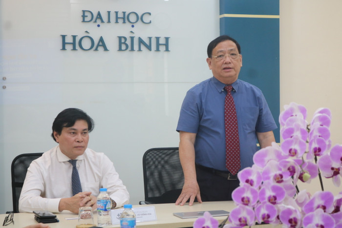 Nhà giáo nhân dân, Phó giáo sư, Tiến sĩ Tô Ngọc Hưng - Hiệu trưởng Trường Đại học Hòa Bình phát biểu. Ảnh: DN Nhà giáo nhân dân, Phó giáo sư, Tiến sĩ Tô Ngọc Hưng - Hiệu trưởng Trường Đại học Hòa Bình phát biểu. Ảnh: DN