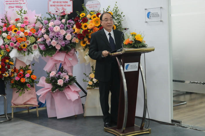 Tiến sĩ Nguyễn Huy Chương - Viện trưởng Viện Nghiên cứu và Phát triển Tri thức số phát biểu tại lễ ra mắt. Ảnh: DN Tiến sĩ Nguyễn Huy Chương - Viện trưởng Viện Nghiên cứu và Phát triển Tri thức số phát biểu tại lễ ra mắt. Ảnh: DN