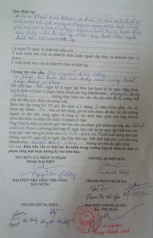 Biên bản vi phạm hành chính và yêu cầu tự tháo dỡ công trình xây dựng, bộ phận công trình xây dựng vi phạm do Thanh tra xây dựng lập đối với phim trường Cherry Land. Ảnh Bảo Nam.