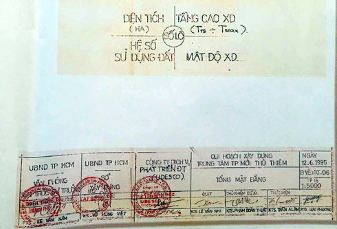 Góc của tấm bản đồ được cho là bị thất lạc. (Ảnh: H.L) Góc của tấm bản đồ được cho là bị thất lạc. (Ảnh: H.L)