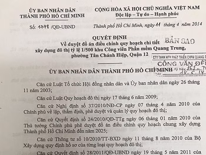 Quyết định của Ủy ban nhân dân thành phố Hồ Chí Minh. (Ảnh: H.L)