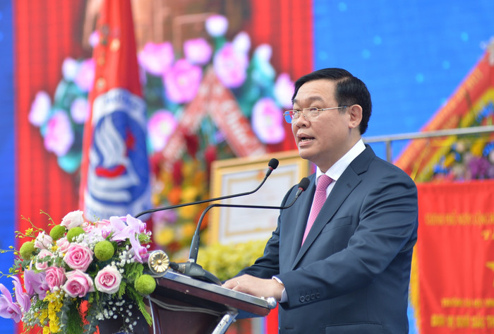 Phó Thủ tướng Vương Đình Huệ phát biểu. Ảnh: moet.gov.vn Phó Thủ tướng Vương Đình Huệ phát biểu. Ảnh: moet.gov.vn