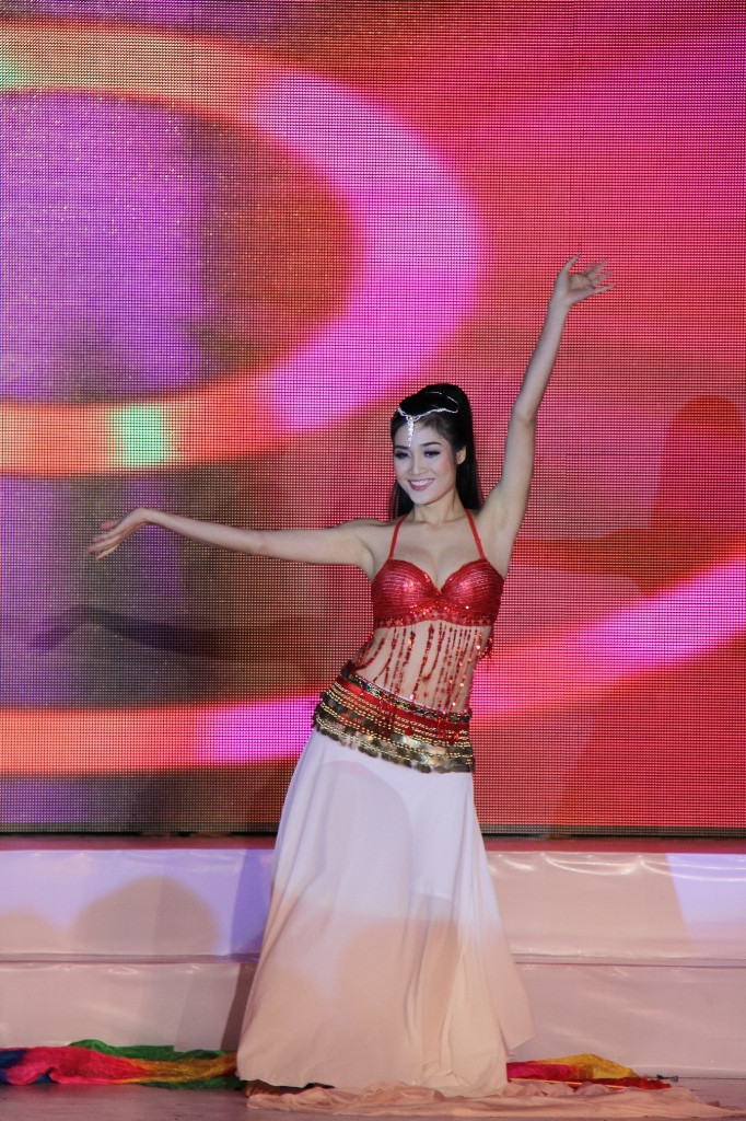 Trên trang web của mình, hãng hàng không tự hào giới thiệu về bức ảnh này: Thí sinh top 3 tài năng của cuộc thi, Nguyễn Thị Ngọc Diệp là tiếp viên hàng không của hãng, gây ấn tượng với màn trình diễn sôi động và phong cách thân thiện Trên trang web của mình, hãng hàng không tự hào giới thiệu về bức ảnh này: Thí sinh top 3 tài năng của cuộc thi, Nguyễn Thị Ngọc Diệp là tiếp viên hàng không của hãng, gây ấn tượng với màn trình diễn sôi động và phong cách thân thiện