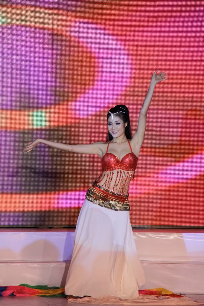 Trên trang web của mình, hãng hàng không tự hào giới thiệu về bức ảnh này: Thí sinh top 3 tài năng của cuộc thi, Nguyễn Thị Ngọc Diệp là tiếp viên hàng không của hãng, gây ấn tượng với màn trình diễn sôi động và phong cách thân thiện