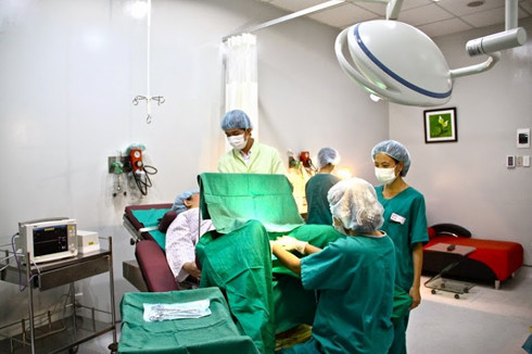 Sinh con theo phương pháp tự nhiên bằng cửa âm đạo. (Ảnh: Bệnh viện Từ Dũ). Sinh con theo phương pháp tự nhiên bằng cửa âm đạo. (Ảnh: Bệnh viện Từ Dũ).