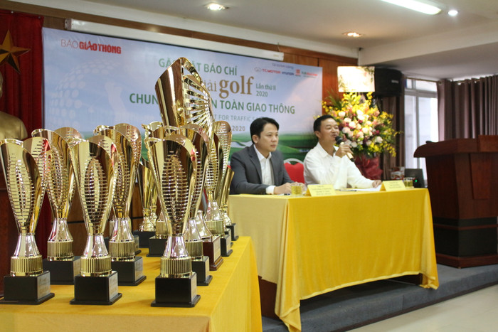 Tổng giá trị giải thưởng năm nay lên tới 2 tỷ đồng (Ảnh: Trung Dũng) Tổng giá trị giải thưởng năm nay lên tới 2 tỷ đồng (Ảnh: Trung Dũng)