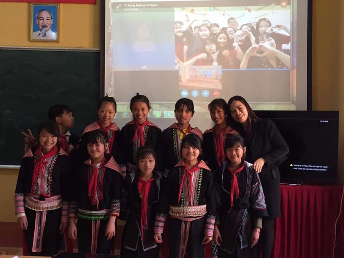 Chia sẻ văn hóa và truyền thống các dân tộc của các bạn học sinh bán trú trường Trung học Cơ sở Thanh Kim – Sapa – Lào Cai và các bạn Trung học Cơ sỏ Việt Úc – Hoàng Văn Thụ - Thành phố Hồ Chí Minh. Ảnh: NVCC