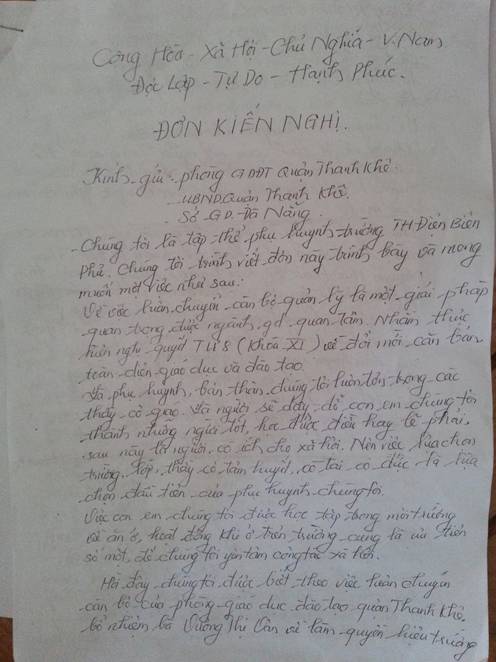 Đơn kiến nghị của Ban đại diện phụ huynh học sinh trường tiểu học Điện Biên Phủ phản đối bà Vương Thị Vân về làm Hiệu trưởng. Đơn kiến nghị của Ban đại diện phụ huynh học sinh trường tiểu học Điện Biên Phủ phản đối bà Vương Thị Vân về làm Hiệu trưởng.