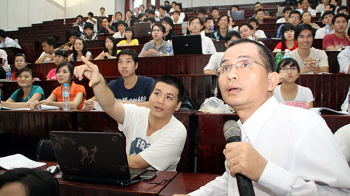 Một buổi học của sinh viên lớp 2011 hệ liên thông cao đẳng lên đại học ngành CNTT tại Trường ĐH Khoa học tự nhiên (ĐHQG TP.HCM)