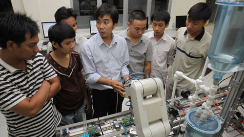 Sinh viên trong giờ thực hành