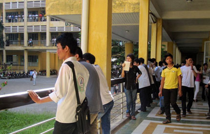 Những bỡ ngỡ không thể tránh khỏi trong ngày tháng đầu tiên của đời sinh viên cần các bạn vượt qua. Những bỡ ngỡ không thể tránh khỏi trong ngày tháng đầu tiên của đời sinh viên cần các bạn vượt qua.