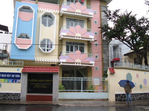 Cơ sở 3, Trường mầm non 15, quận 11 đã tạm đóng cửa 1 tuần nay để tránh lây lan dịch bệnh cho học sinh khác - Ảnh: Hoàng Quyên