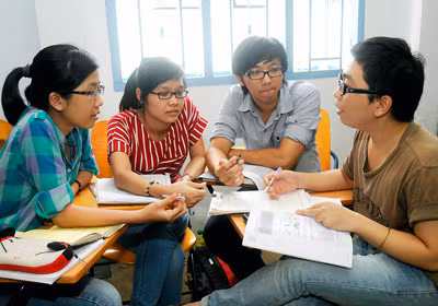 Nhờ nguồn vốn tín dụng, nhiều sinh viên có điều kiện học tập tốt. Nhờ nguồn vốn tín dụng, nhiều sinh viên có điều kiện học tập tốt.