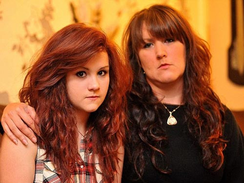 Fern Burke và mẹ. Fern Burke và mẹ.