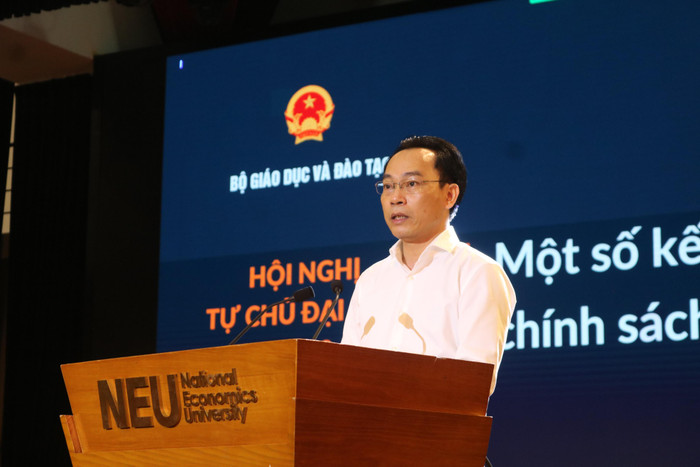 Thứ trưởng Bộ Giáo dục và Đào tạo Hoàng Minh Sơn phát biểu tại Hội nghị. Ảnh: Doãn Nhàn Thứ trưởng Bộ Giáo dục và Đào tạo Hoàng Minh Sơn phát biểu tại Hội nghị. Ảnh: Doãn Nhàn