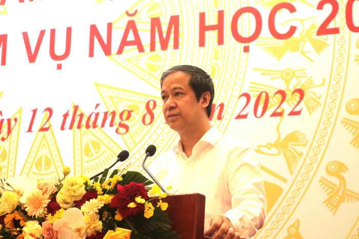 Lãnh đạo Bộ Giáo dục và Đào tạo Nguyễn Kim Sơn thể hiện quyết tâm hoàn thành sự nghiệp đổi mới căn bản và toàn diện giáo dục. Lãnh đạo Bộ Giáo dục và Đào tạo Nguyễn Kim Sơn thể hiện quyết tâm hoàn thành sự nghiệp đổi mới căn bản và toàn diện giáo dục.