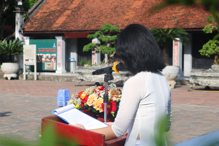 Học sinh phát biểu tại buổi lễ khai giảng. Ảnh: Doãn Nhàn