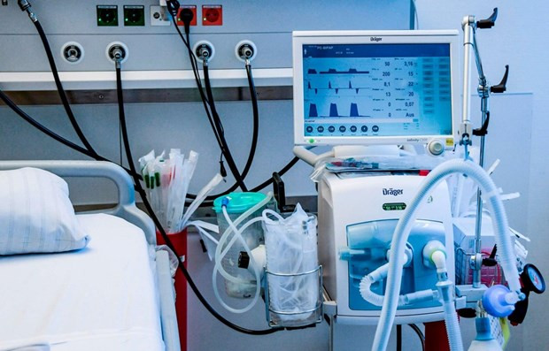 Việc đẩy mạnh nghiên cứu, sản xuất máy thở trong nước có ảnh hưởng sống còn đến quá trình kiểm soát dịch bệnh ở nước ta. Ảnh minh họa: Vietnamplus Việc đẩy mạnh nghiên cứu, sản xuất máy thở trong nước có ảnh hưởng sống còn đến quá trình kiểm soát dịch bệnh ở nước ta. Ảnh minh họa: Vietnamplus