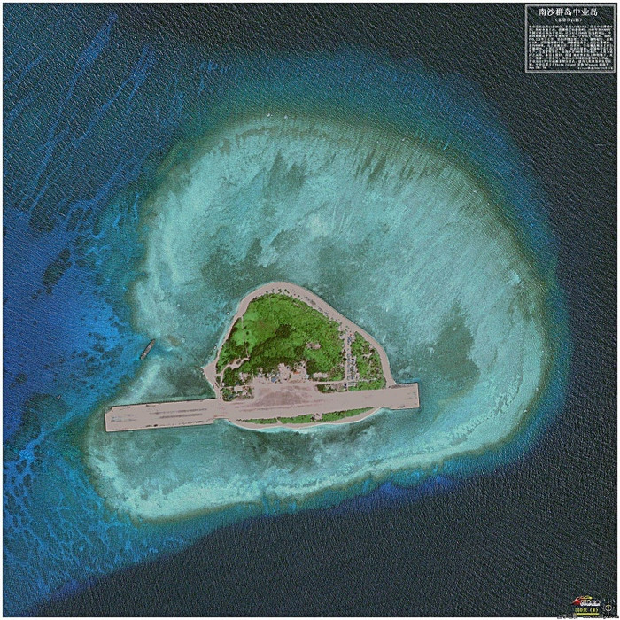 Sân bay quân sự trên đảo Thị Tứ trong quần đảo Trường Sa thuộc chủ quyền Việt Nam do Philippines chiếm đóng và xây dựng trái phép (ảnh do báo Trung Quốc đăng tải nên thông tin chú thích góc trên bên phải không chính xác, dễ gây hiểu lầm trong dư luận)