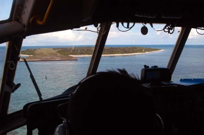 Sân bay quân sự trên đảo Thị Tứ trong quần đảo Trường Sa thuộc chủ quyền Việt Nam do Philippines chiếm đóng và xây dựng trái phép