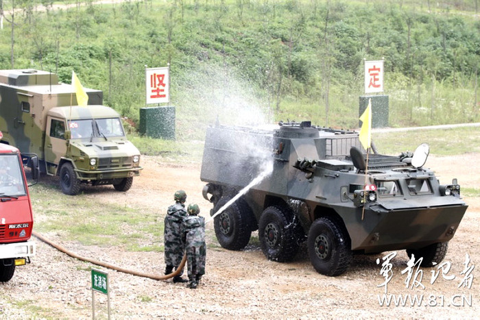 Rửa xe trước giờ kiểm tra Rửa xe trước giờ kiểm tra