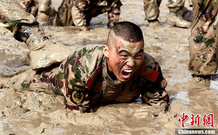 Rèn luyện thể lực, chiến thuật đặc nhiệm trong điều kiện khắc nghiệt Rèn luyện thể lực, chiến thuật đặc nhiệm trong điều kiện khắc nghiệt