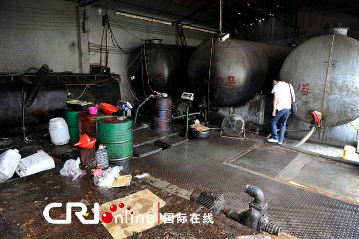 Sang chiết, đóng gói dầu bẩn