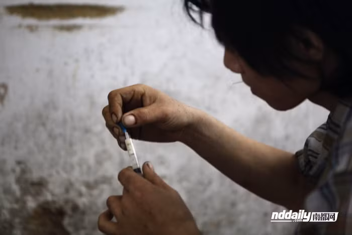 Chích cho bớt đau đớn thân tàn