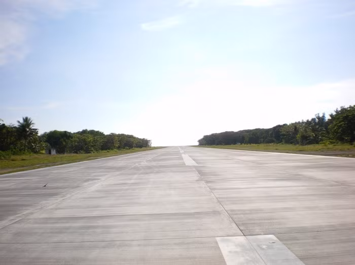 Sân bay quân sự trên đảo Ba Bình trong quần đảo Trường Sa thuộc chủ quyền Việt Nam do Đài Loan chiếm đóng và xây dựng trái phép Sân bay quân sự trên đảo Ba Bình trong quần đảo Trường Sa thuộc chủ quyền Việt Nam do Đài Loan chiếm đóng và xây dựng trái phép