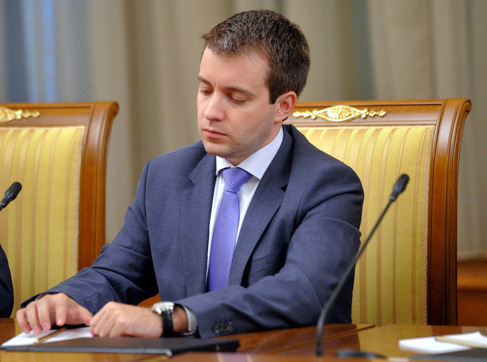 Tân Bộ trưởng Thông tin "8x" có mặt khá sớm trước cuộc gặp với Tổng thống Putin