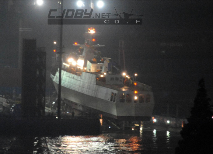 Tàu hộ vệ hạng nhẹ được cho là lớp 056 được Trung Quốc hạ thủy tối 22/5 Tàu hộ vệ hạng nhẹ được cho là lớp 056 được Trung Quốc hạ thủy tối 22/5