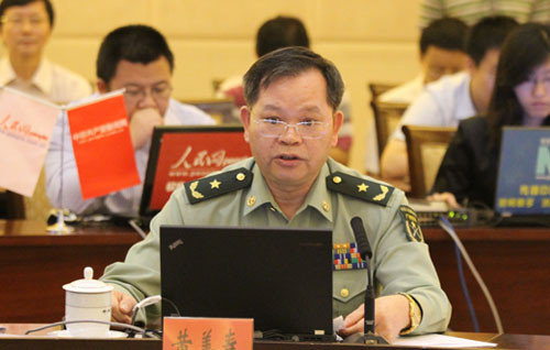 Hoàng Thiện Xuân, thiếu tướng, Chính ủy tỉnh quân khu Quảng Đông chủ động chia sẻ với báo giới, quân khu này sẵn sàng theo điều động của Quân ủy TƯ bảo vệ cái gọi là "chủ quyền bãi Hoàng Nham" (Scarborough)