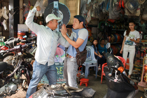 Vì tính khùng khác người, Tèo em đã biến chiếc xe từ hỏng ít chuyển thành hỏng nhiều khiến khách hàng lên cơn phẫn nộ Vì tính khùng khác người, Tèo em đã biến chiếc xe từ hỏng ít chuyển thành hỏng nhiều khiến khách hàng lên cơn phẫn nộ