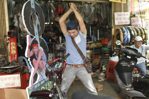 Thế nhưng chiếc xe đầu tiên lại khiến anh gặp rắc rối Thế nhưng chiếc xe đầu tiên lại khiến anh gặp rắc rối