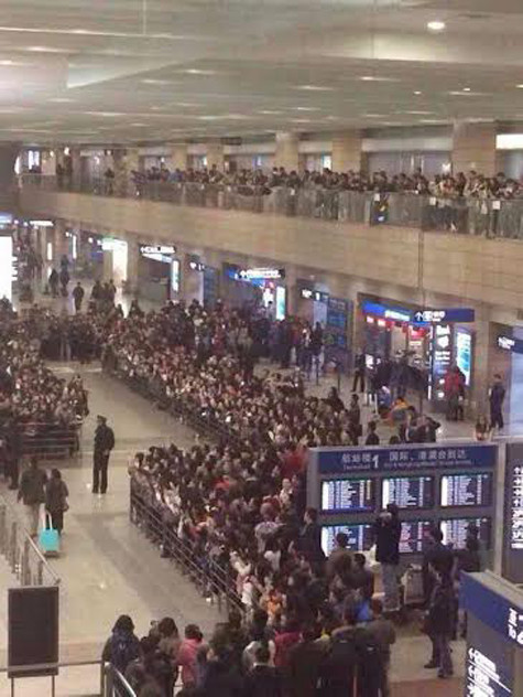 Rất đông người hâm mộ chào đón Lee Min Ho