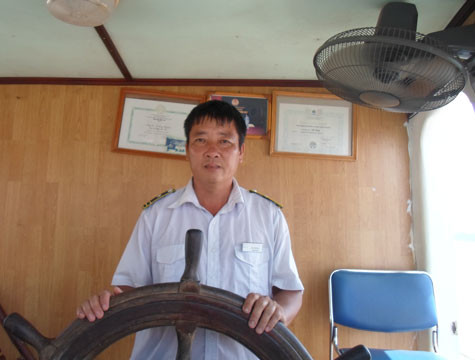 Chú Vũ Tùng, thuyền trường tàu Thăng Long 18. Ảnh: DH Chú Vũ Tùng, thuyền trường tàu Thăng Long 18. Ảnh: DH