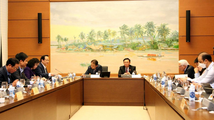 Quang cảnh phiên thảo luận. Quang cảnh phiên thảo luận.