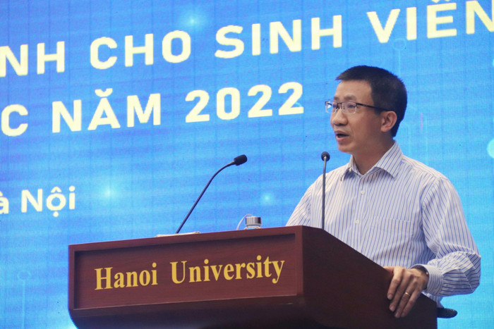 Ông Vũ Thanh Bình – Phó Vụ trưởng Vụ Khoa học, Công nghệ và Môi trường (Bộ Giáo dục và Đào tạo) phát biểu khai mạc. Ảnh: Doãn Nhàn Ông Vũ Thanh Bình – Phó Vụ trưởng Vụ Khoa học, Công nghệ và Môi trường (Bộ Giáo dục và Đào tạo) phát biểu khai mạc. Ảnh: Doãn Nhàn